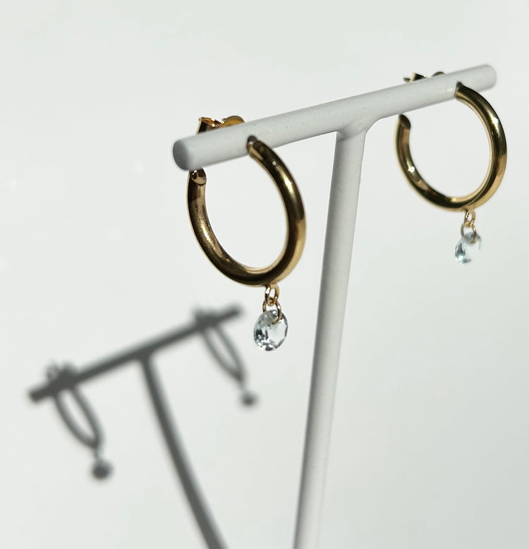 DROPS hoops with aquamarines
