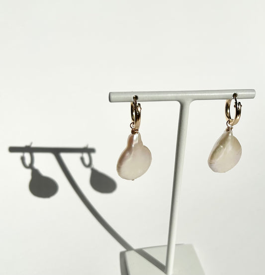 CALLIOPE earrings with baroque pearls