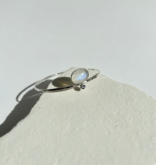 NEREID textured bangle with gemstones