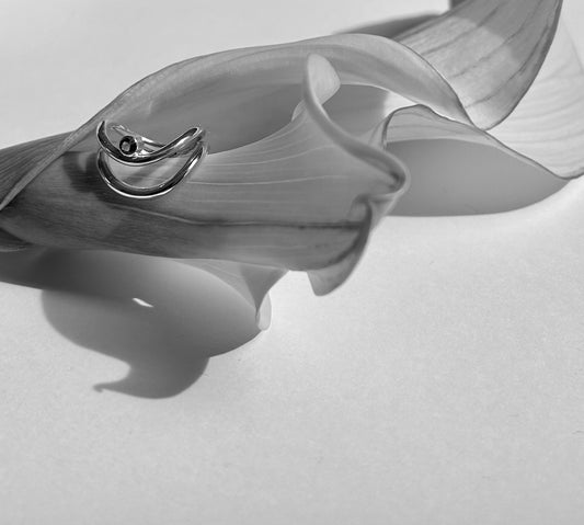 ÉCUME silver ring with tanzanite