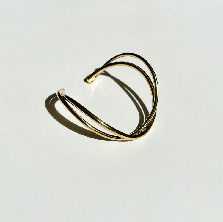 SHELL wavy bangle
