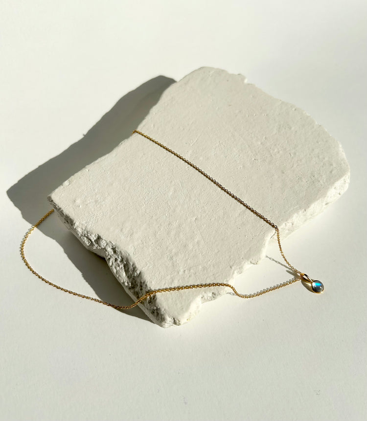 LUNE necklace with moonstone